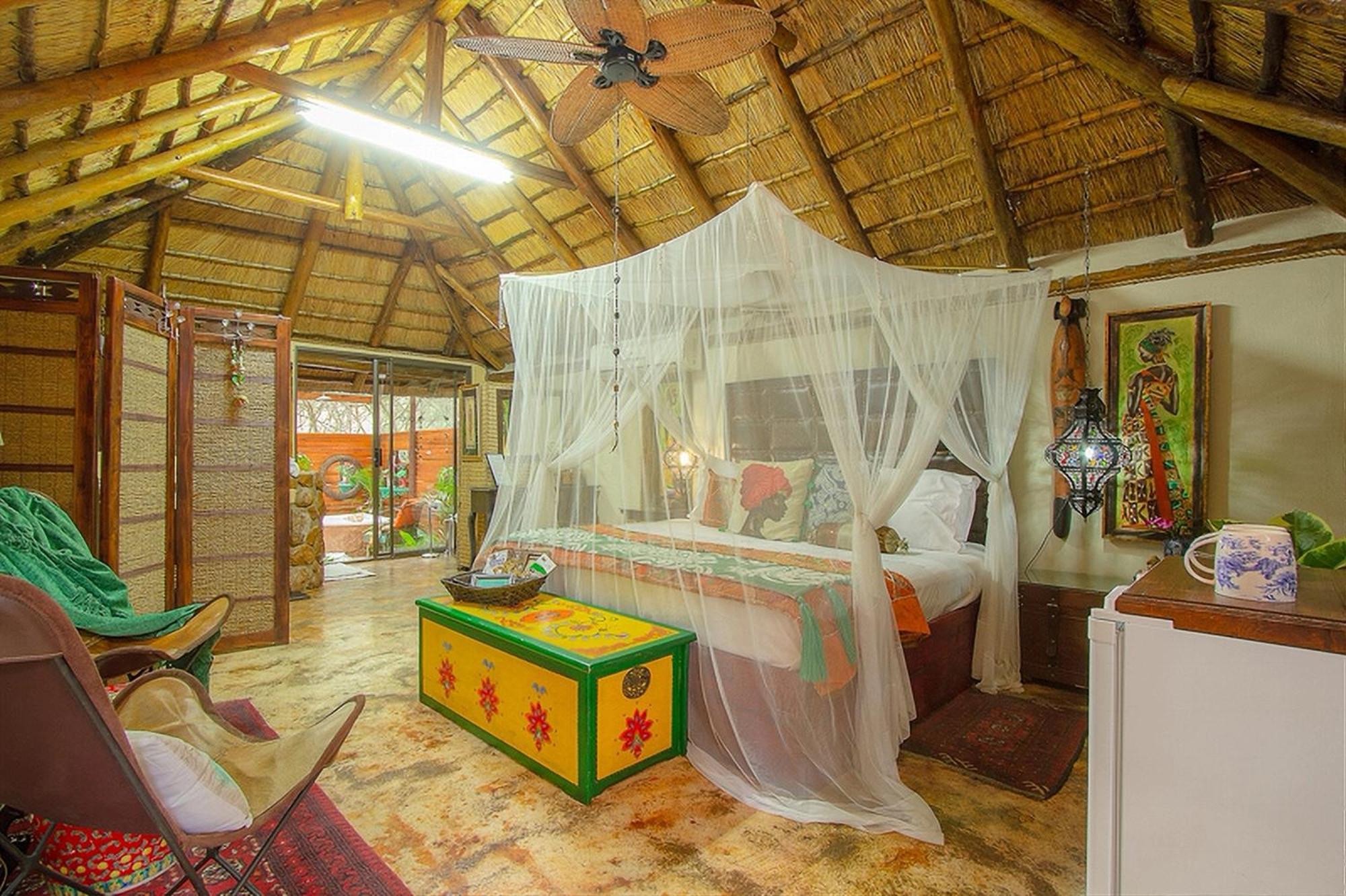 Wielewaal Bush Lodge Marloth Park Extérieur photo
